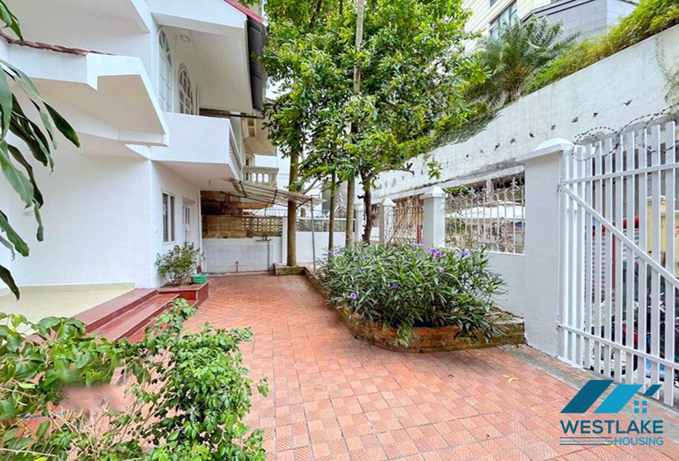 Afordable price 4 bedrooms house for rent in Tay Ho, Ha Noi