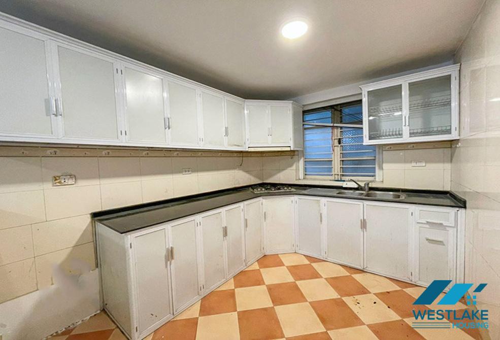 Afordable price 4 bedrooms house for rent in Tay Ho, Ha Noi