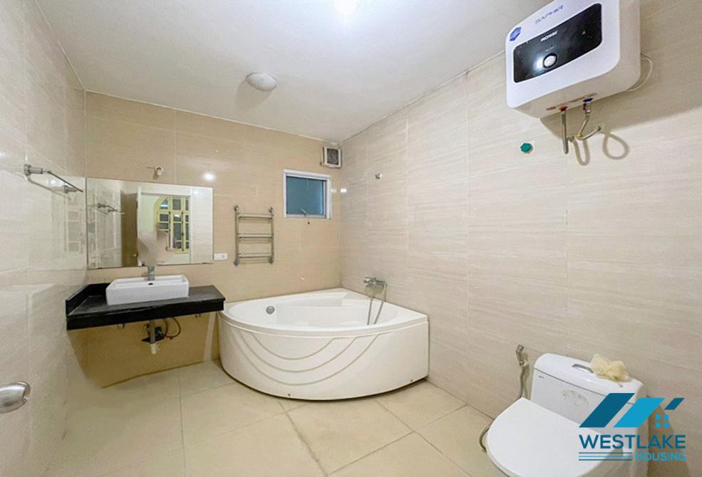 Afordable price 4 bedrooms house for rent in Tay Ho, Ha Noi