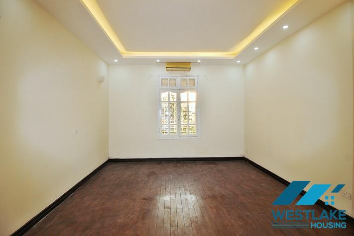 Cho Thuê Nhà 5 Phòng Ngủ Đẹp, Sân Vườn, Hồ Bơi Rộng Thoáng Mát Tại Tô Ngọc Vân, Tây Hồ, Hà Nội