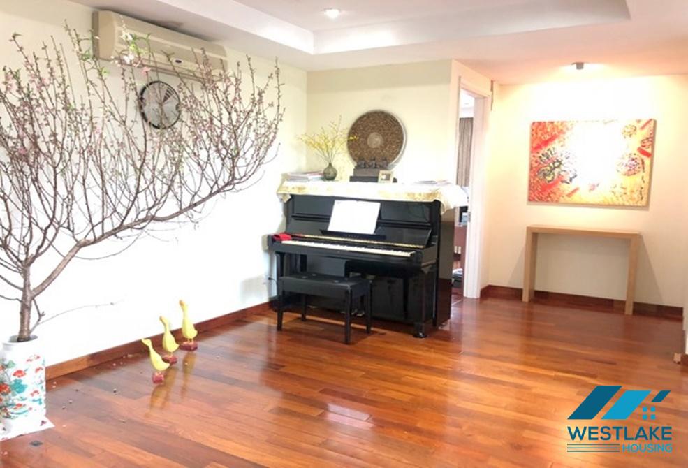 Lovely apartment for rent in E Tower close to UNIS school, Ciputra, Tay Ho, Ha Noi