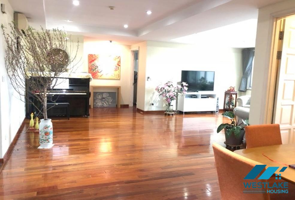 Lovely apartment for rent in E Tower close to UNIS school, Ciputra, Tay Ho, Ha Noi