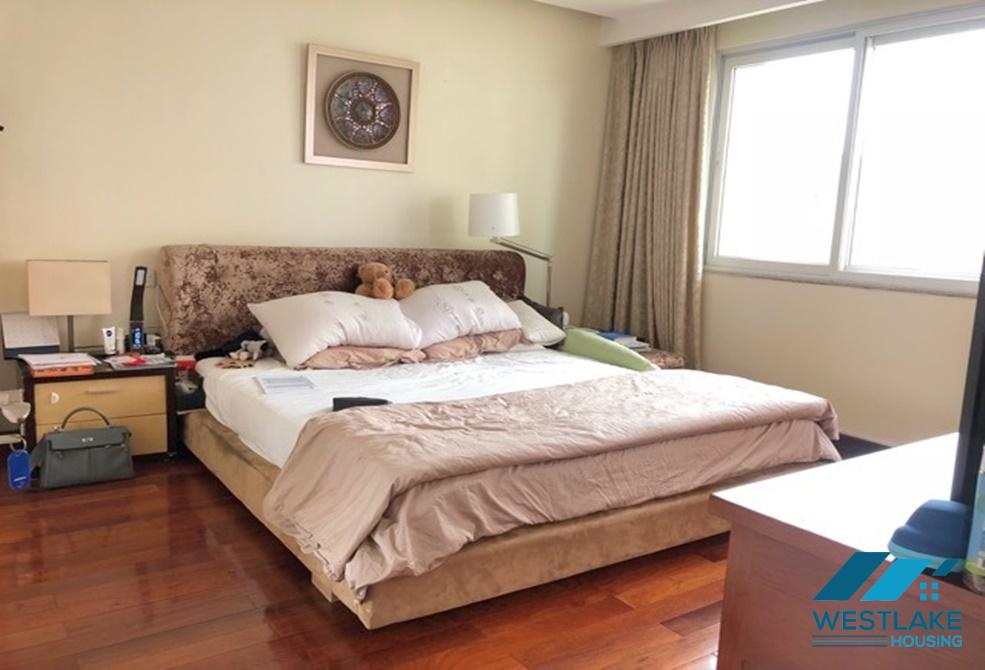 Lovely apartment for rent in E Tower close to UNIS school, Ciputra, Tay Ho, Ha Noi