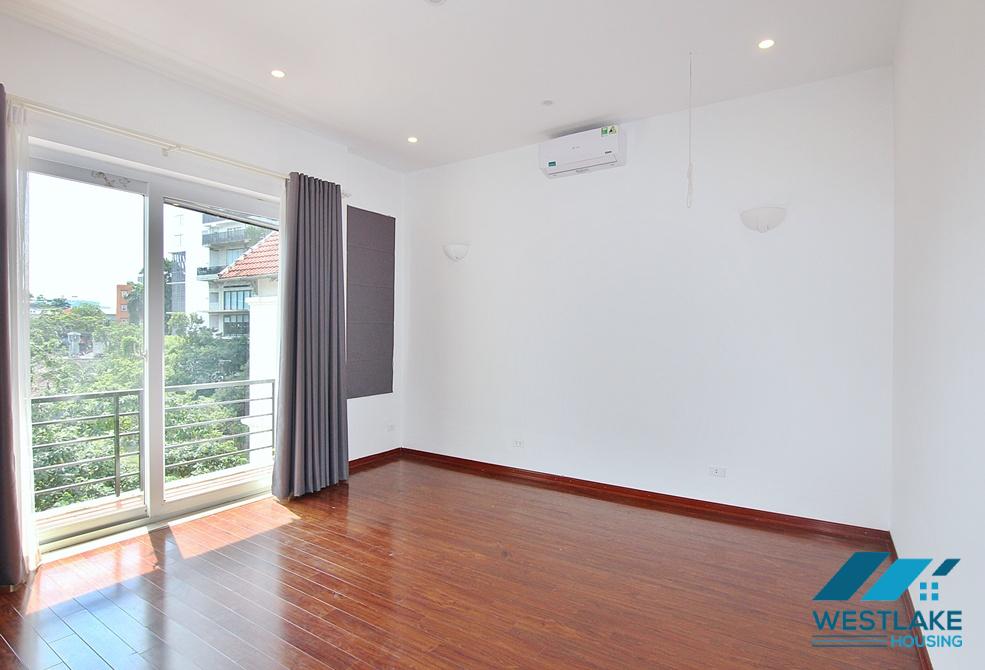 Beautiful and spacious house for rent in Tay Ho ward, Ha Noi