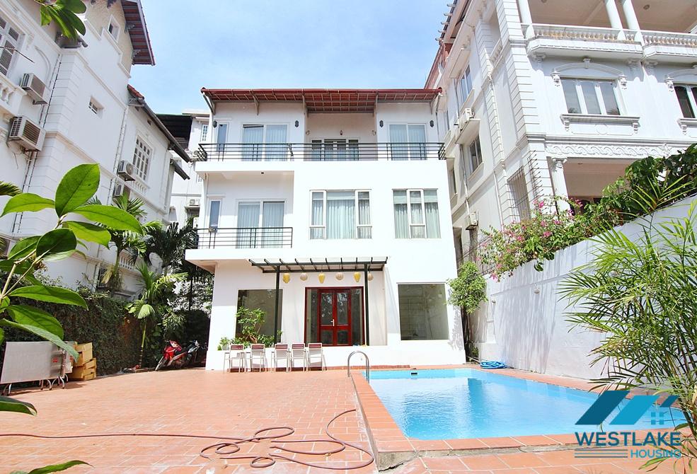 Beautiful and spacious house for rent in Tay Ho ward, Ha Noi