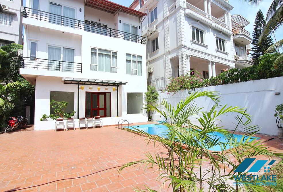 Beautiful and spacious house for rent in Tay Ho ward, Ha Noi