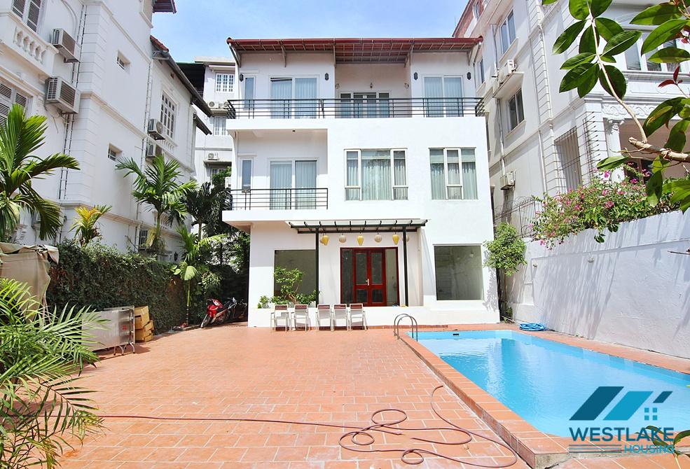 Beautiful and spacious house for rent in Tay Ho ward, Ha Noi