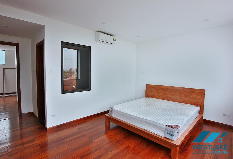 Super bright 03 bedrooms apartment for rent in Tay Ho, Ha Noi Super bright 03 bedrooms apartment for rent in Tay Ho, Ha Noi