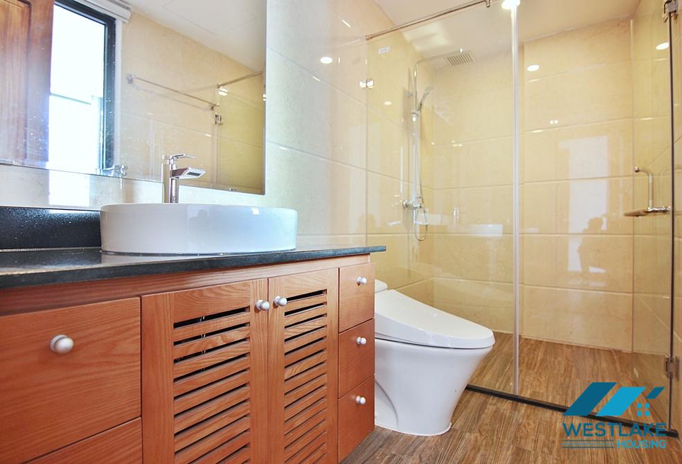 Super bright 03 bedrooms apartment for rent in Tay Ho, Ha Noi Super bright 03 bedrooms apartment for rent in Tay Ho, Ha Noi