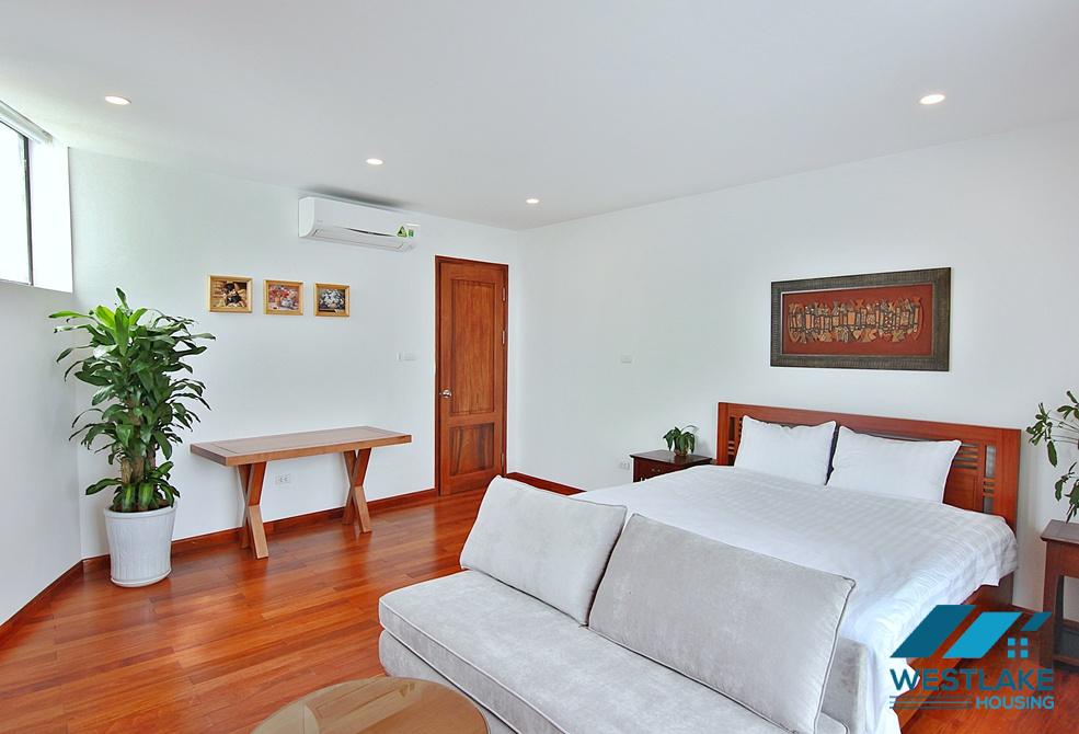 Super bright 03 bedrooms apartment for rent in Tay Ho, Ha Noi Super bright 03 bedrooms apartment for rent in Tay Ho, Ha Noi