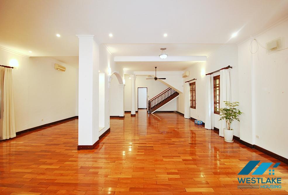 Spacious garden house with out-door pool for rent in Tay Ho, Ha Noi