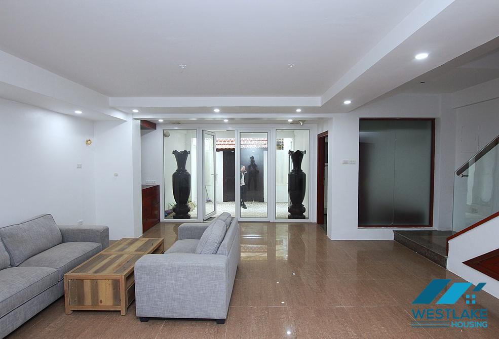 Quiet and nice house with 04 bedrooms for rent in Tay Ho, Ha Noi
