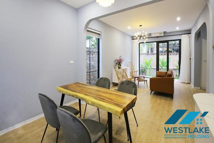 Cho Thuê Nhà 4 Phòng Ngủ, Ba Công Sân Vườn Rộng Tại  An Dương Vương, Tây Hồ, Hà Nội