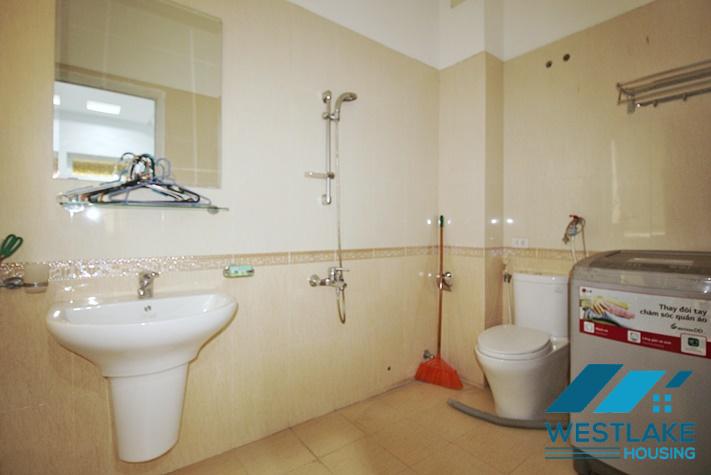 Cho Thuê Nhà 4 Phòng Ngủ không Rộng Thoáng Tại Phố An Dương Vương, Tây Hồ, Hà Nội