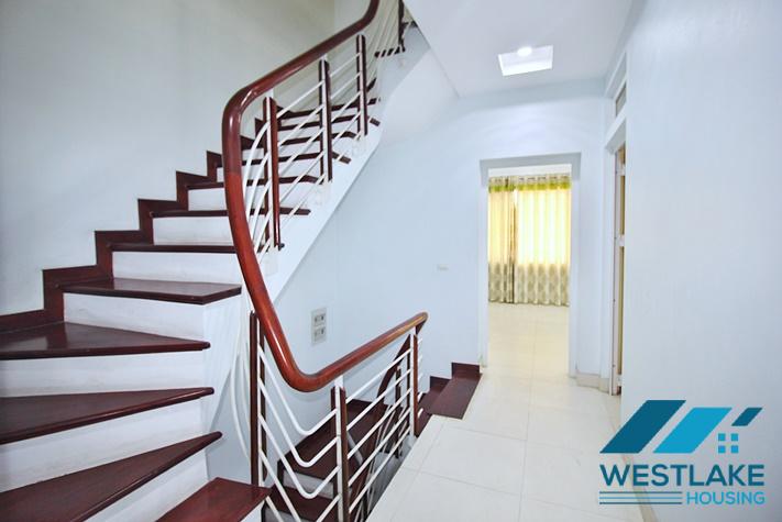 Cho Thuê Nhà 4 Phòng Ngủ không Rộng Thoáng Tại Phố An Dương Vương, Tây Hồ, Hà Nội