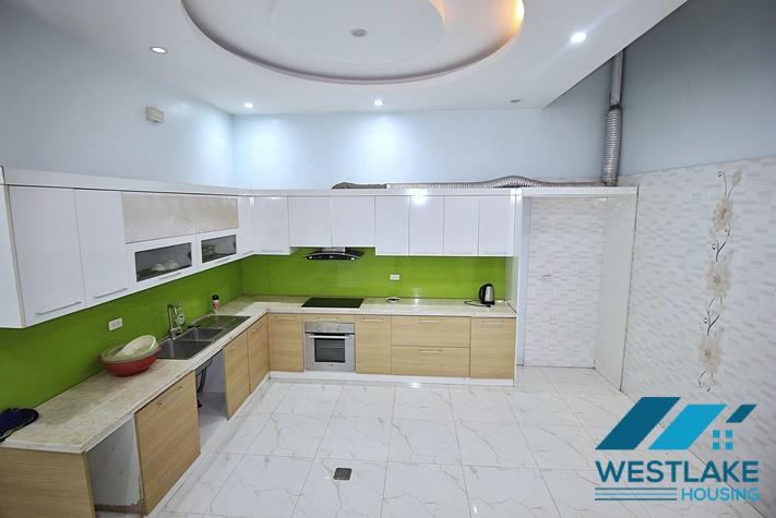 Cho Thuê Nhà 4 Phòng Ngủ không Rộng Thoáng Tại Phố An Dương Vương, Tây Hồ, Hà Nội