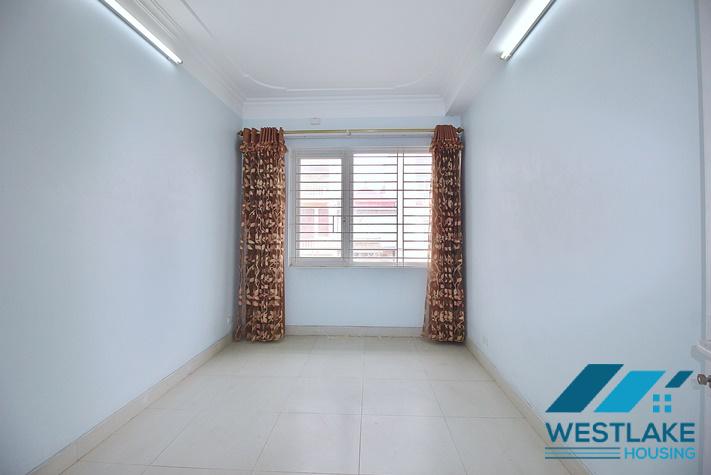 Cho Thuê Nhà 4 Phòng Ngủ không Rộng Thoáng Tại Phố An Dương Vương, Tây Hồ, Hà Nội