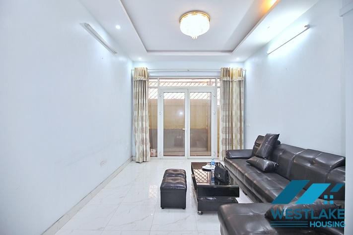 Cho Thuê Nhà 4 Phòng Ngủ không Rộng Thoáng Tại Phố An Dương Vương, Tây Hồ, Hà Nội
