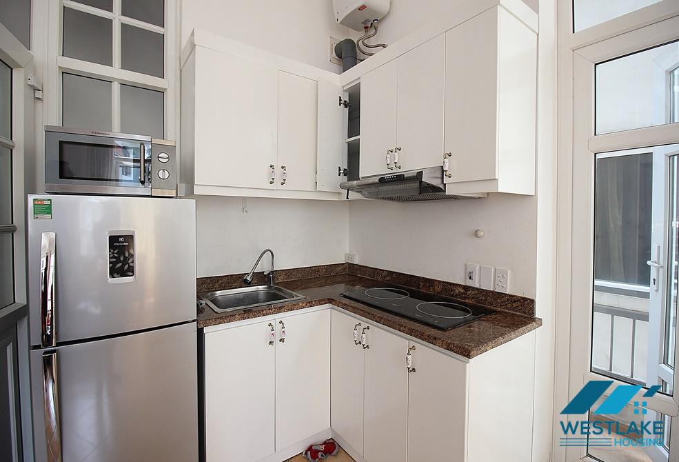 A lovely and bright studio for rent in Xuan Dieu, Tay Ho