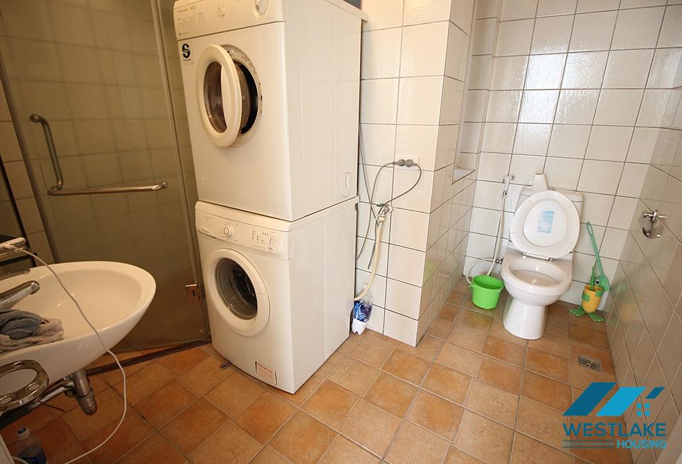 A lovely and bright studio for rent in Xuan Dieu, Tay Ho