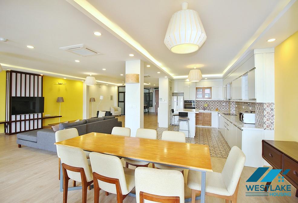 Beautiful 04 bedrooms apartment for rent in Tay Ho, Ha Noi