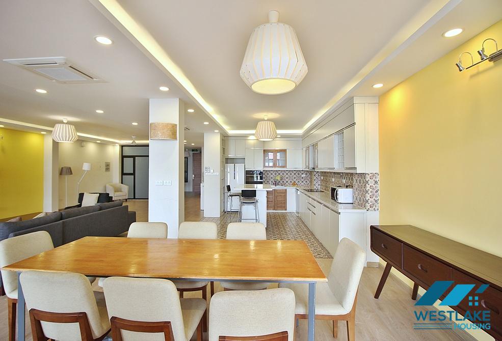 Beautiful 04 bedrooms apartment for rent in Tay Ho, Ha Noi