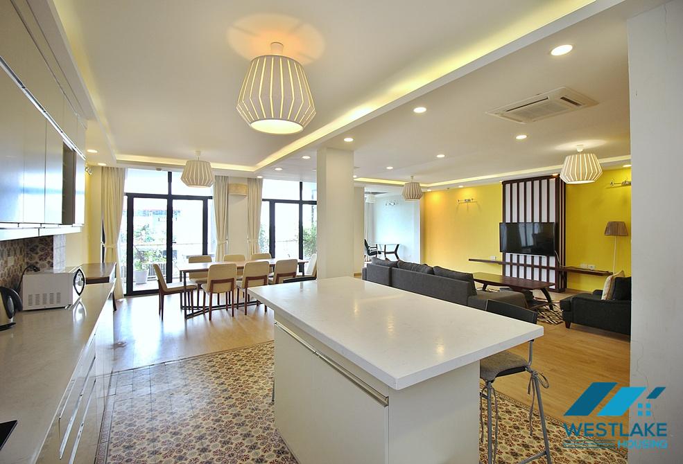 Beautiful 04 bedrooms apartment for rent in Tay Ho, Ha Noi