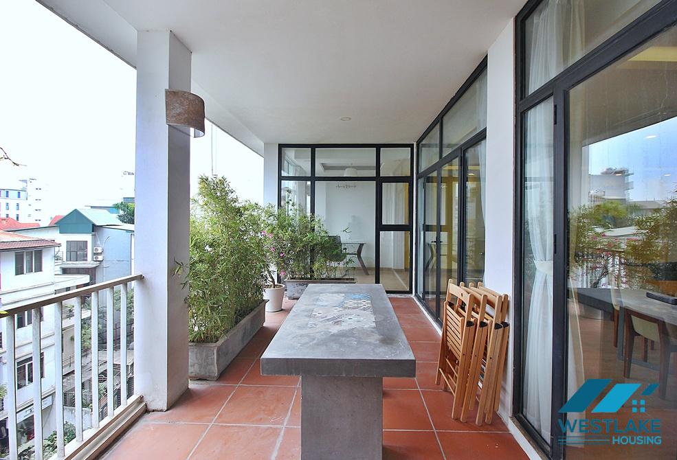 Beautiful 04 bedrooms apartment for rent in Tay Ho, Ha Noi