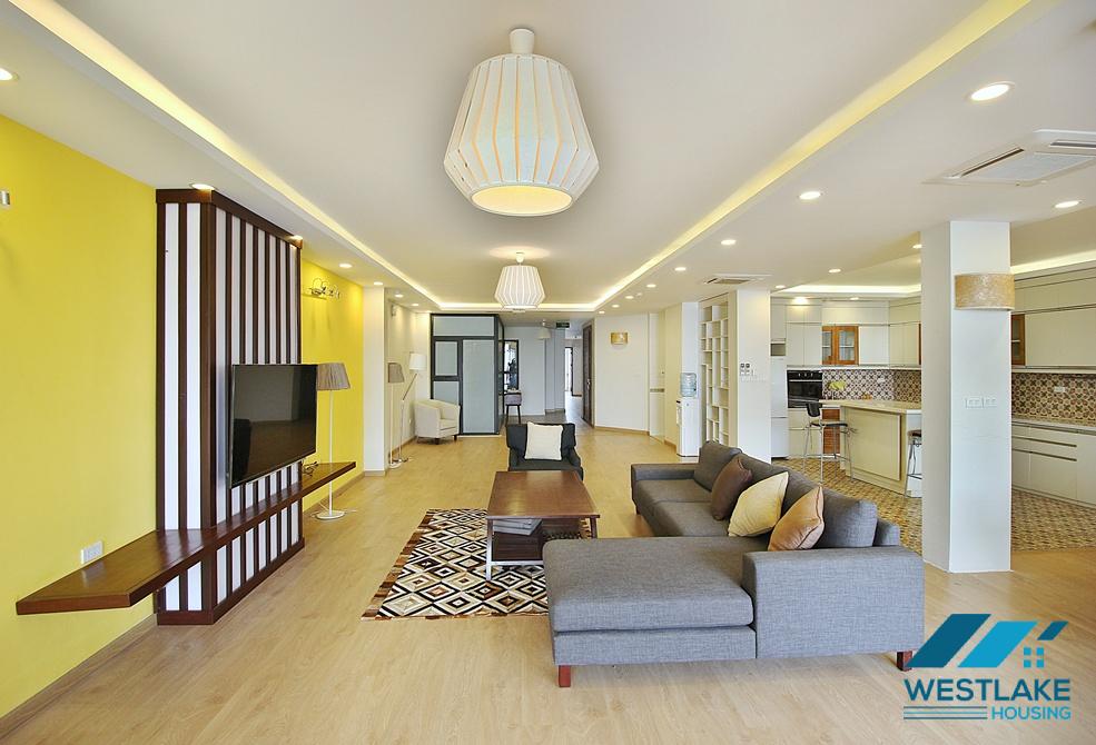 Beautiful 04 bedrooms apartment for rent in Tay Ho, Ha Noi