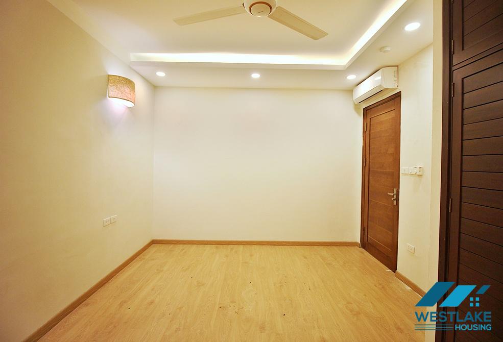 Beautiful 04 bedrooms apartment for rent in Tay Ho, Ha Noi