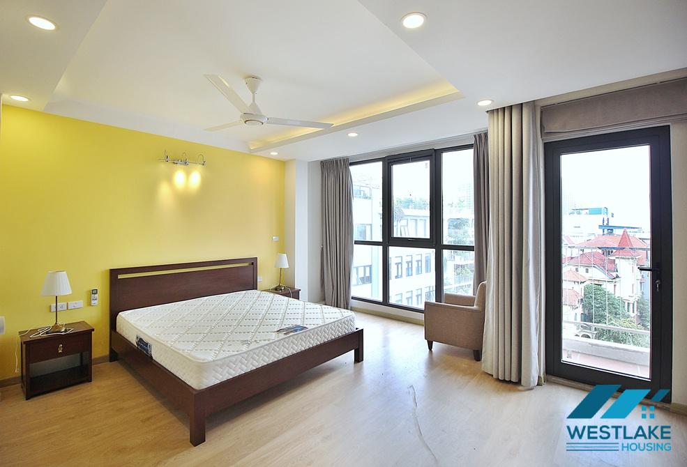 Beautiful 04 bedrooms apartment for rent in Tay Ho, Ha Noi