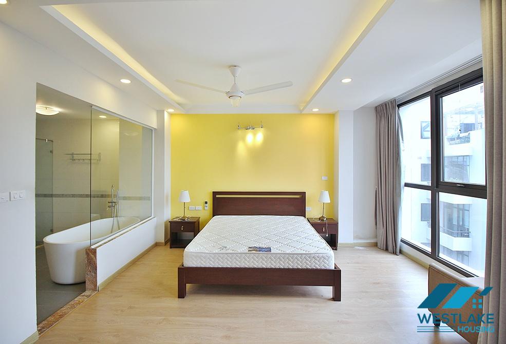 Beautiful 04 bedrooms apartment for rent in Tay Ho, Ha Noi