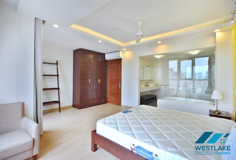 Beautiful 04 bedrooms apartment for rent in Tay Ho, Ha Noi