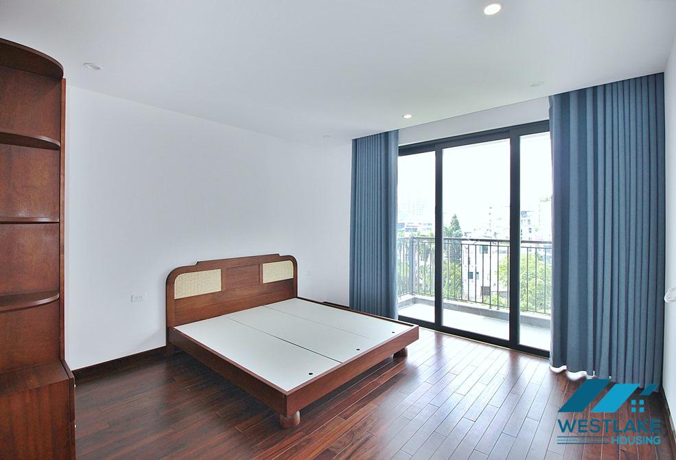 Beautiful and spacious 03 bedrooms apartment for rent in Xuan Dieu, Tay Ho, Ha Noi