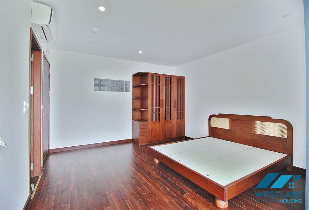Beautiful and spacious 03 bedrooms apartment for rent in Xuan Dieu, Tay Ho, Ha Noi