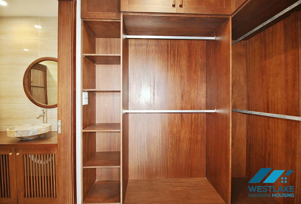 Beautiful and spacious 03 bedrooms apartment for rent in Xuan Dieu, Tay Ho, Ha Noi