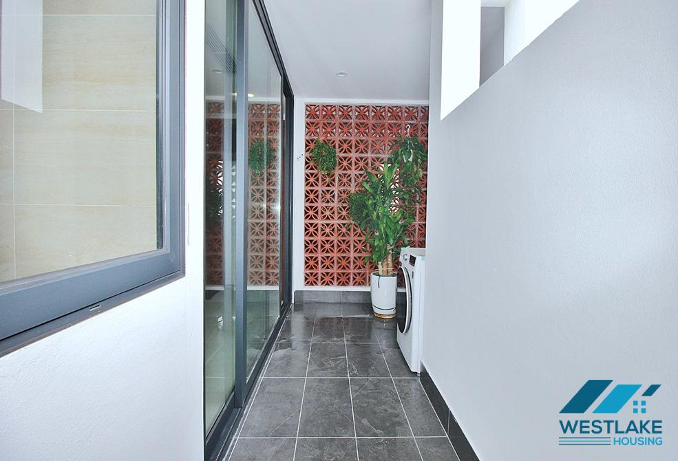 Beautiful and spacious 03 bedrooms apartment for rent in Xuan Dieu, Tay Ho, Ha Noi