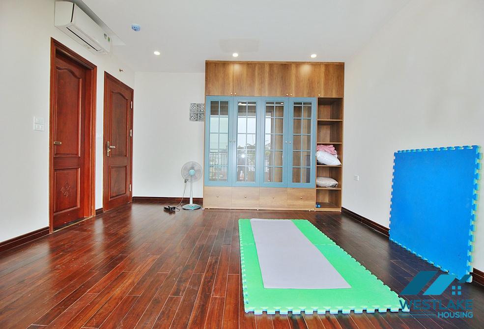 Three bedrooms serviced apartment on high floor for rent on Xuan Dieu street, Tay Ho, Ha Noi