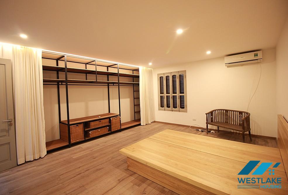 A 3 bedroom modern house for rent in Xuan Dieu, Tay Ho