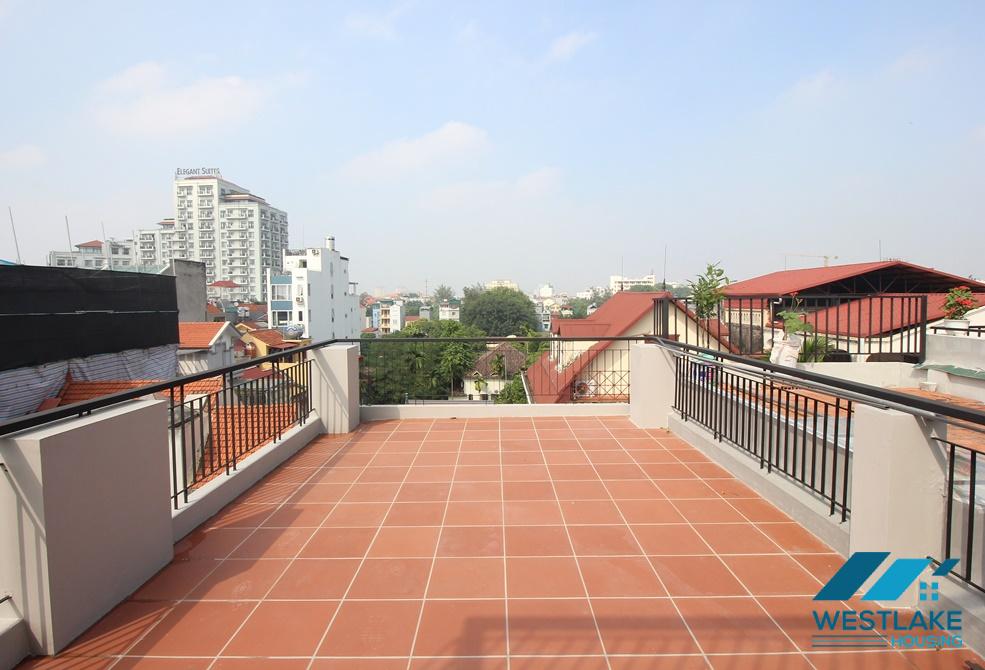 A new renovated house for rent in Xuan Dieu, Tay Ho