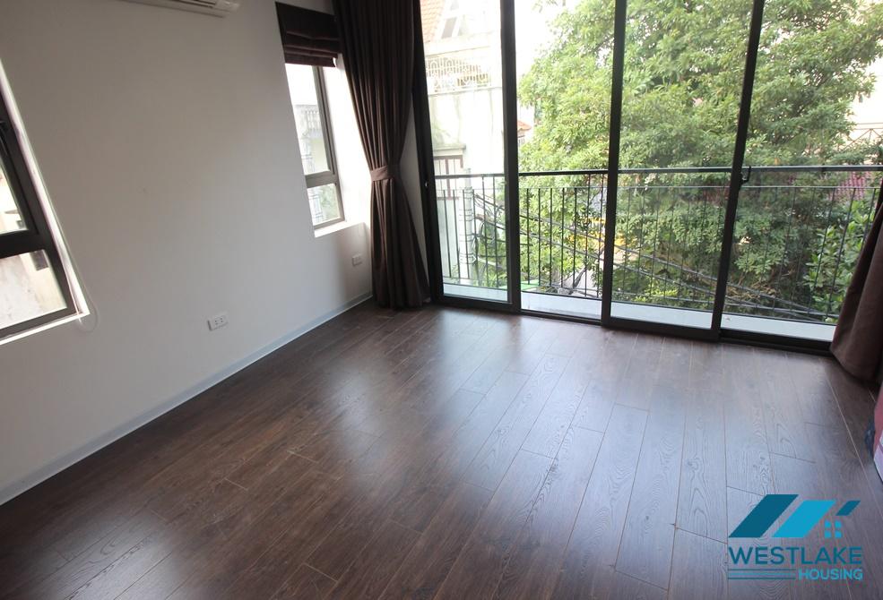 A new renovated house for rent in Xuan Dieu, Tay Ho