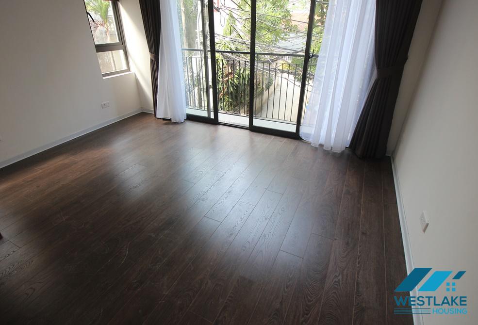 A new renovated house for rent in Xuan Dieu, Tay Ho