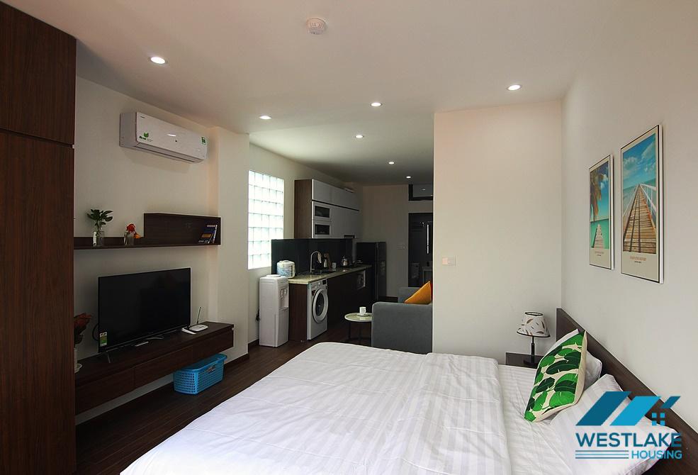 A bright and resonable studio for rent in Xuan Dieu, Tay Ho, Ha Noi