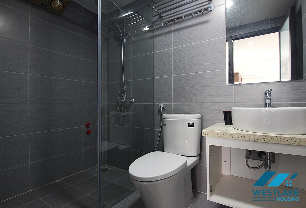 A bright and resonable studio for rent in Xuan Dieu, Tay Ho, Ha Noi