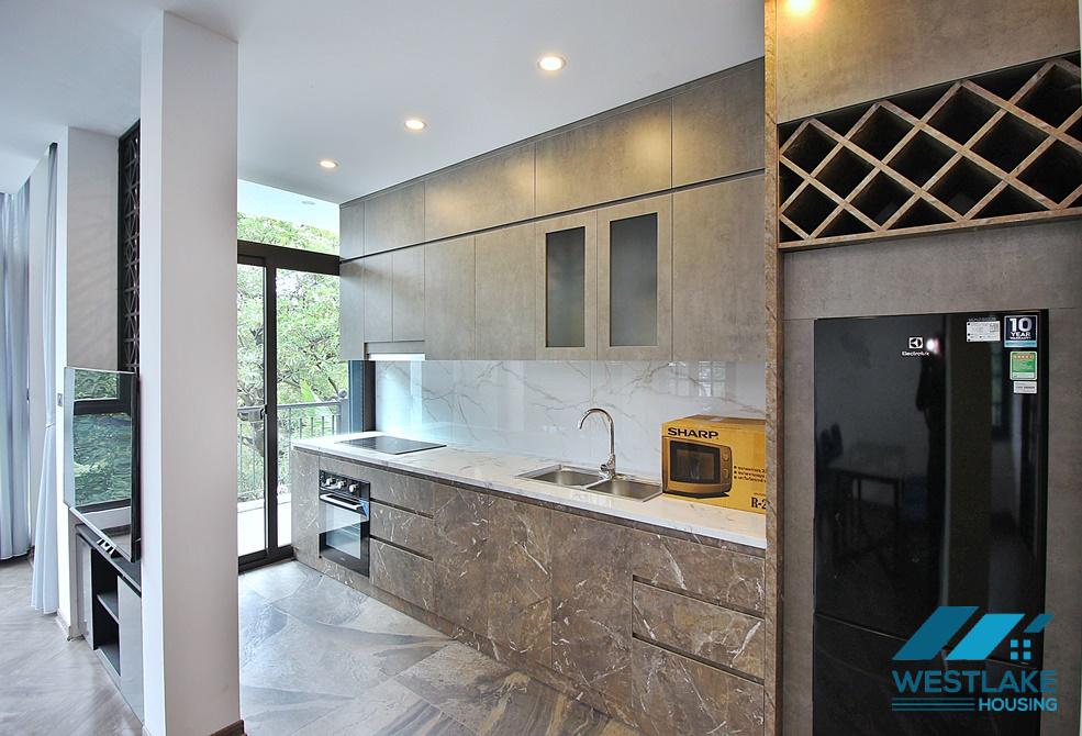 A lake view and bright 2 bedroom apartment for rent in Xuan Dieu, Tay Ho