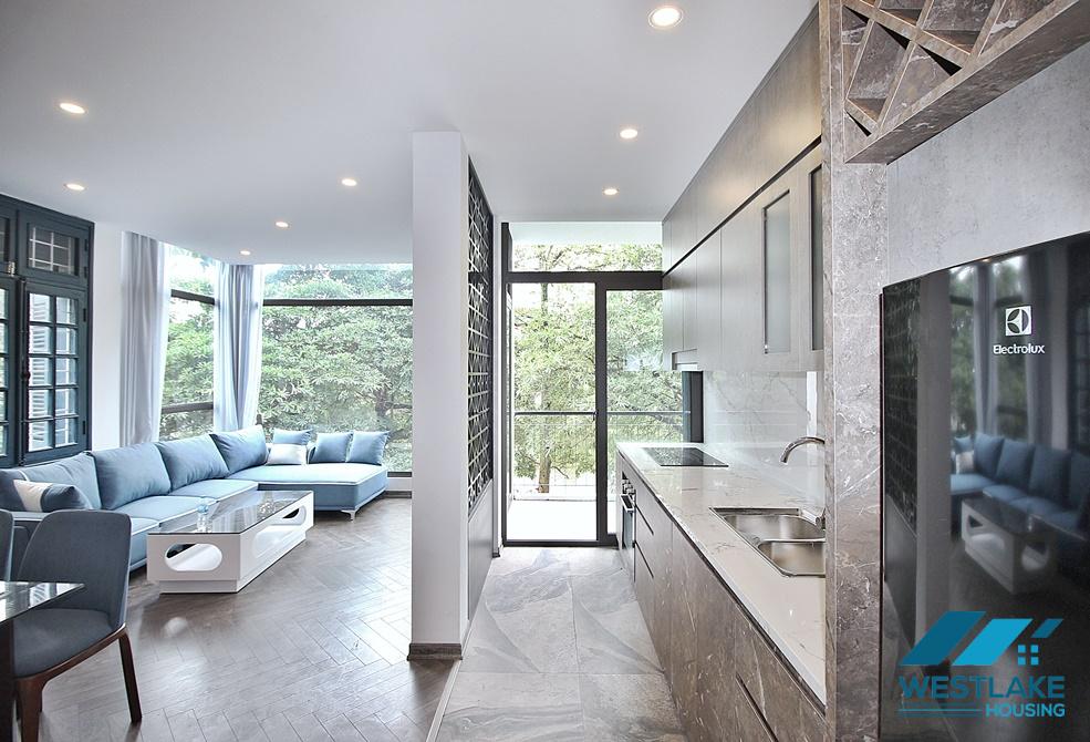 A lake view and bright 2 bedroom apartment for rent in Xuan Dieu, Tay Ho