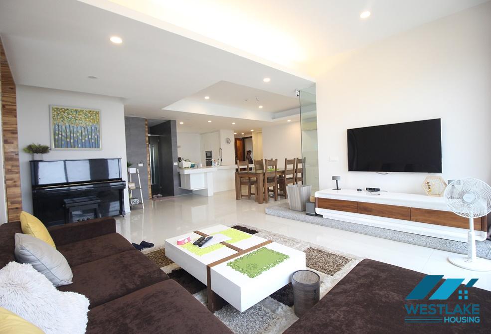 Newly three bedrooms apartment for rent in Ciputra, Tay Ho, Ha Noi