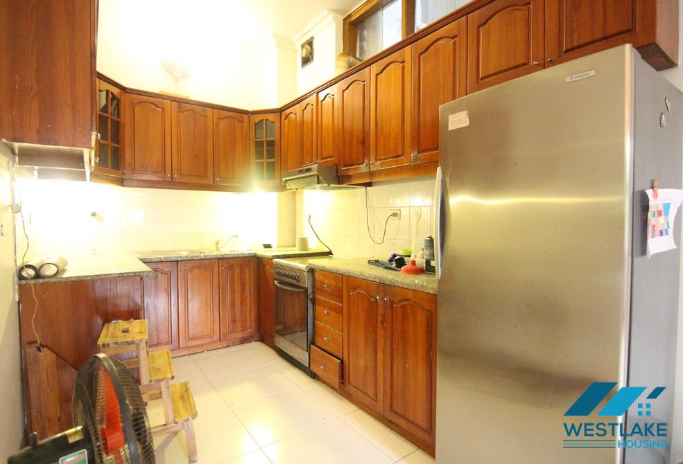 A 5 bedroom villa with big yard for rent in Xuan Dieu, Tay Ho, Ha Noi
