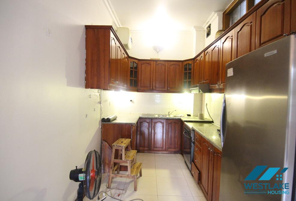 A 5 bedroom villa with big yard for rent in Xuan Dieu, Tay Ho, Ha Noi