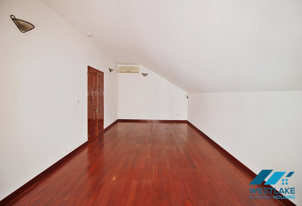 Beautiful garden and swimming pool house for rent in Tay Ho, Ha Noi